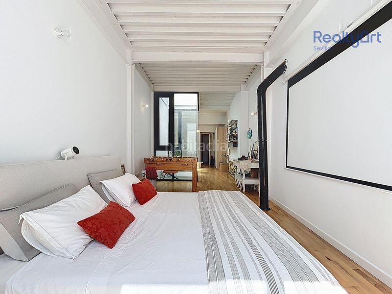 Foto d7e790ae-9e1c-4751-935c-b18557fdd683. Casa amb piscina a Feria Sevilla