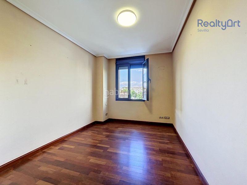 Foto ca108192-55c9-4cc4-b76a-b4d2d5d0a782. Pis amb aparcament a San Bernardo Sevilla
