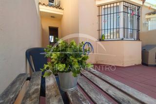 Maison jumelée à Núcleo urbano. Unifamiliar en el campito
