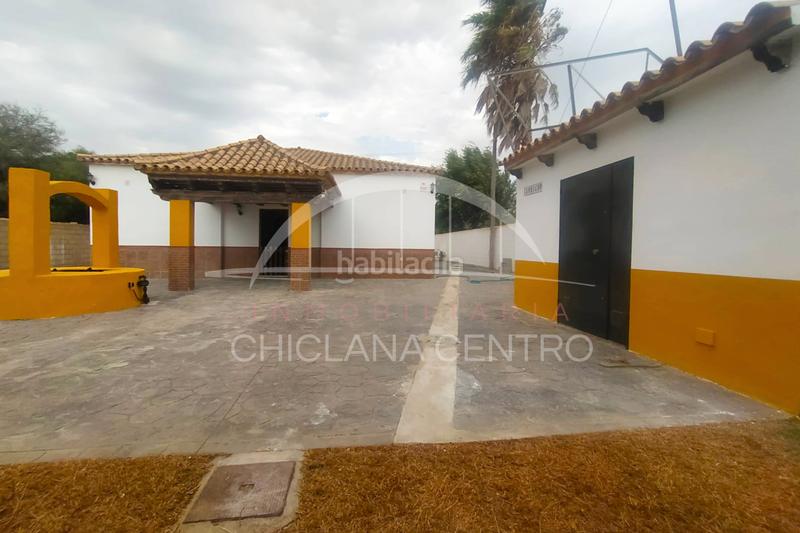 Foto 197dc7db-57f5-47c8-910b-3731ad97d6bc. Chalet avec parking piscine dans Pelagatos - Pago del Humo Chiclana de la Frontera