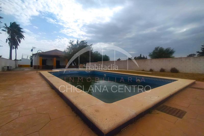 Foto f4d3e7b5-371d-41fc-93d9-d0fb9353bed8. Chalet avec parking piscine dans Pelagatos - Pago del Humo Chiclana de la Frontera
