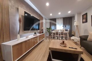 Ground floor in Cobreros Viejo. Piso con patio en santo entierro