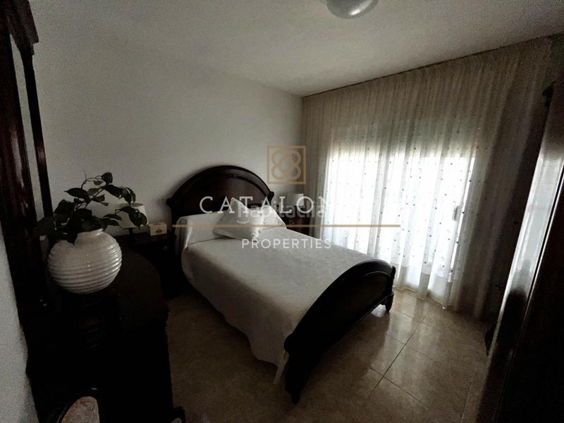 Foto c653d225-013f-460e-9ccf-fe76aa94b653. Àtic amb xemeneia calefacció a Pla d'en Boet Mataró