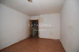 Piso  Carrer de sant pere. Planta baja a reformar en el corazón de calella