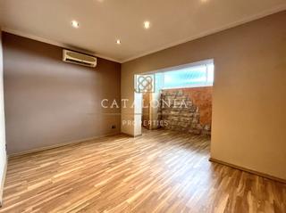 Pis  Carrer queralbs. Fantástico piso reformado con balcón en roca blanca