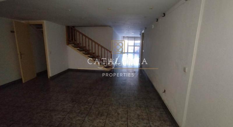 Foto c0b037ce-78d9-466a-b11f-c70d0e410bc9. Local comercial  a pie de calle – con gran potencial en Malgrat de Mar