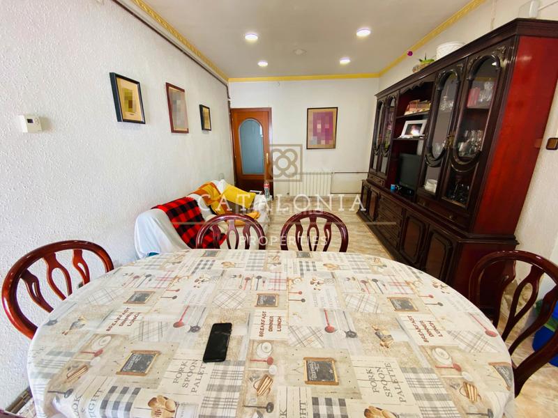 Foto 867d66d5-4d30-4f27-9e28-a5fcaa5328cf. Appartement avec chauffage dans Eixample Sabadell