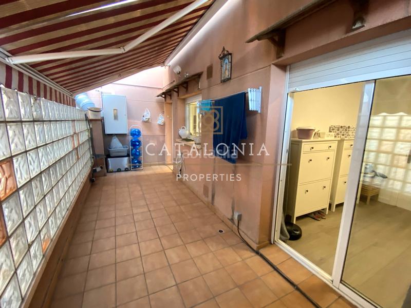 Foto 21cd6d50-eb7d-49c4-a8a8-455ce35f5df2. Maison jumelée avec chauffage parking dans Barri Antic Barberà del Vallès