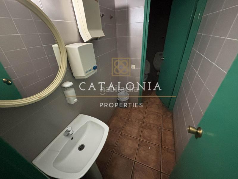 Foto 53d4f052-89f0-4ec9-89d7-de57cec42a07. Pas-de-porte local commercial avec chauffage dans Centre Sabadell