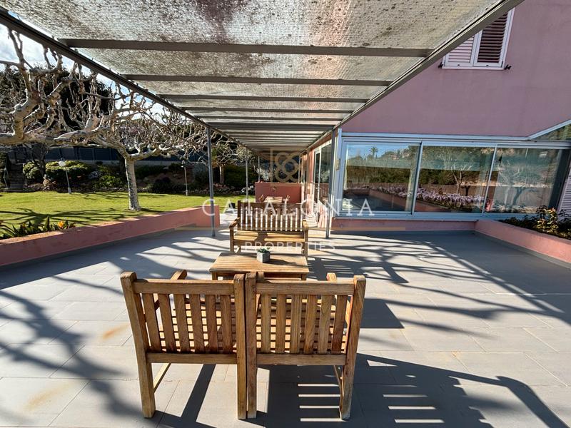 Foto d9779a77-109e-4fc2-abae-3baea89e04ef. Alquiler chalet espectacular casa con fran parcela en alquiler temporal en Sant Vicenç de Montalt