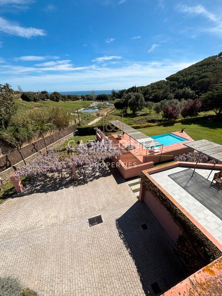 Foto f615ca90-a999-48a3-a2de-287917e83bb7. Alquiler chalet espectacular casa con fran parcela en alquiler temporal en Sant Vicenç de Montalt