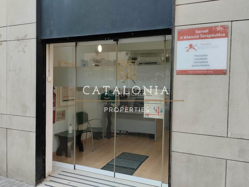 Foto 483b781c-7316-4685-9b23-dc3b4f98dfe3. Business premise with heating in Raval Barcelona