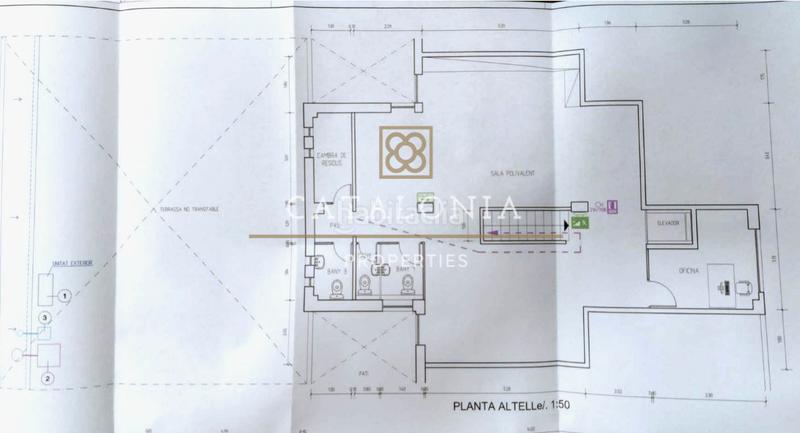 Foto 68c8f9f0-9279-4474-8308-2f0ce2c56d67. Business premise with heating in Raval Barcelona