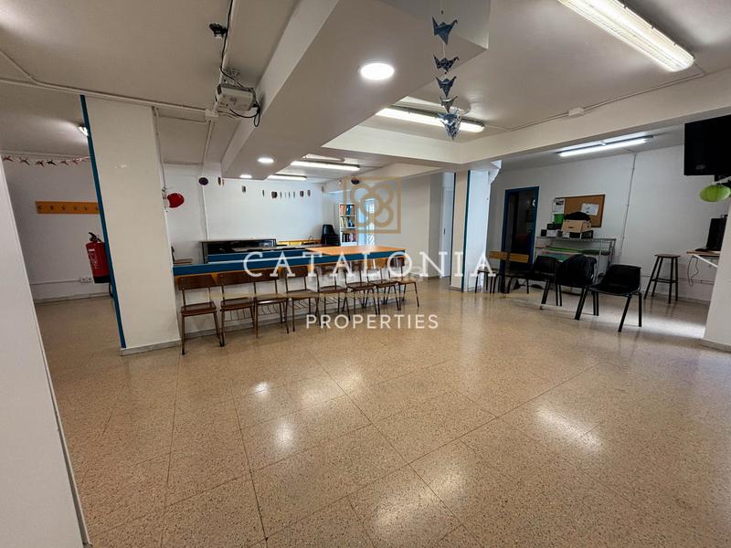 Foto 6c313ea5-a088-4a1b-a989-35546625e700. Business premise with heating in Raval Barcelona