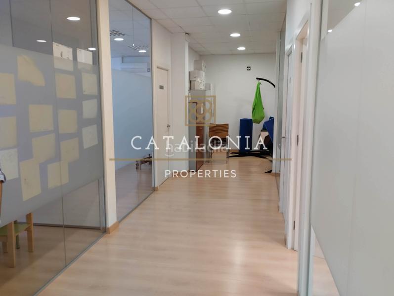 Foto 71e4aab3-baa0-4223-b7d3-ff81e5292854. Business premise with heating in Raval Barcelona