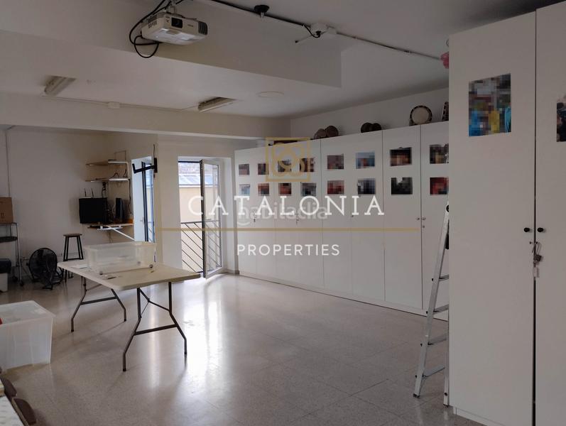 Foto 9778695f-a2f4-482b-b0ad-d9546e6dbfd7. Business premise with heating in Raval Barcelona