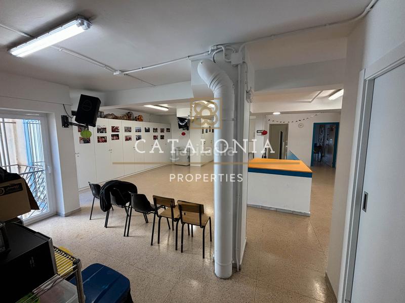 Foto ecdd0af7-3974-4e0d-8d1e-7532eaec6488. Business premise with heating in Raval Barcelona