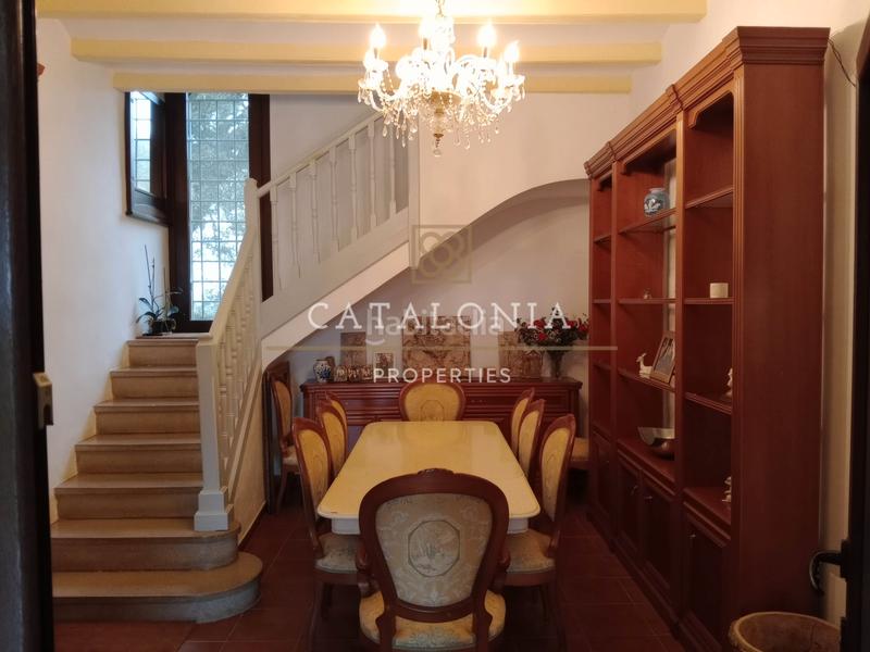 Foto 04ea3a7d-4b8d-449a-8636-86ff97526d96. Masía impresionante masia con terreno en Vilassar de Dalt