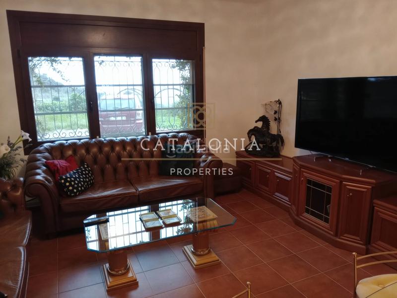 Foto 6e8d761f-b6f8-4e05-a0a4-6bd472b119f4. Masía impresionante masia con terreno en Vilassar de Dalt