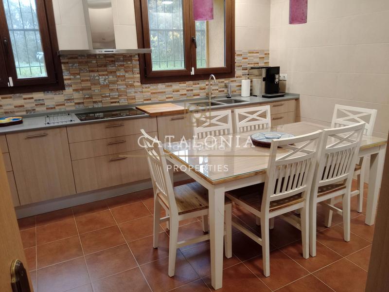 Foto bc940dfd-904c-4ad3-9061-fe827792c09c. Masía impresionante masia con terreno en Vilassar de Dalt