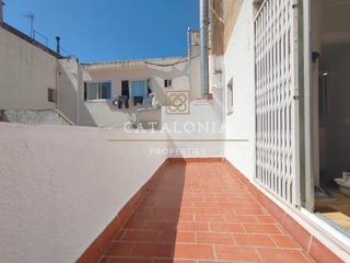 Pis  Carrer del rossell. Piso con terraza  listo para entrar a vivir