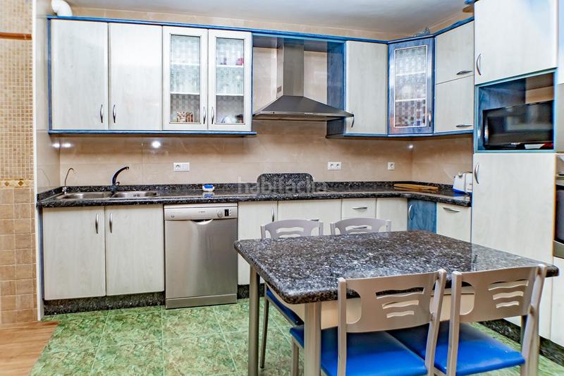 Foto 80f4a3e3-f977-4df4-b52b-b00bab9c982b. Dúplex  de 4 dormitorios reformado en Las Cabañuelas Vícar