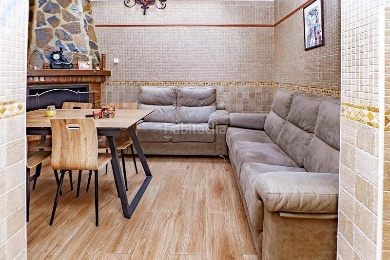 Foto f8ac103a-0996-45dc-a1dc-07f66227aa22. Dúplex  de 4 dormitorios reformado en Las Cabañuelas Vícar