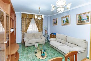 Maison jumelée  Calle mar caspio. Se vende dúplex en adra.