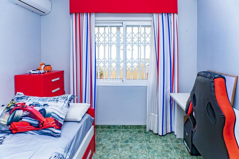 Foto e0210f5a-a606-4d8e-ac34-0e91d8da18e2. Casa adosada se vende dúplex . en Adra