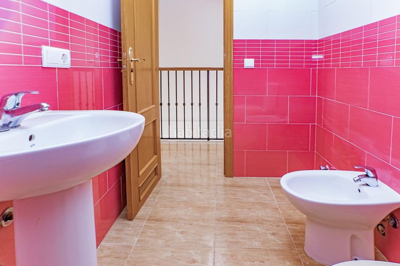 Foto e92bc1cc-6ce8-4de4-b35c-f78101fbc4a7. Casa amb aparcament a Pechina