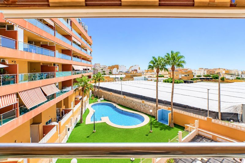 Foto 8a8b364b-381b-49be-9e4e-140fc53c1d65. Pis amb aparcament piscina a Roquetas pueblo Roquetas de Mar