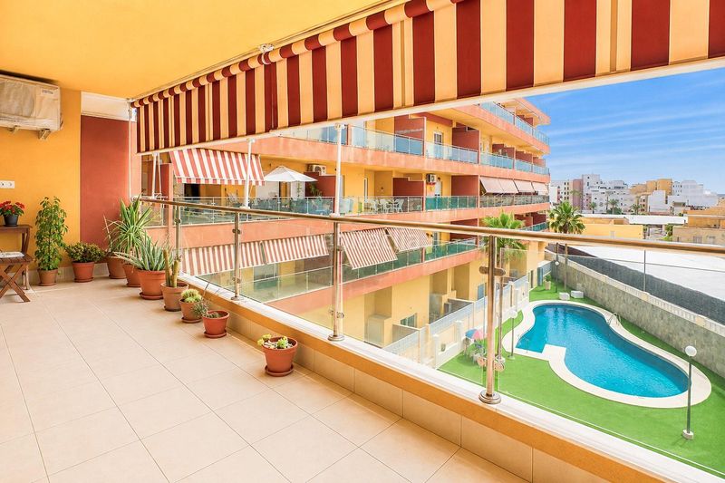 Foto eba4f5fb-9601-4a49-92c8-2558d971ee31. Pis amb aparcament piscina a Roquetas pueblo Roquetas de Mar