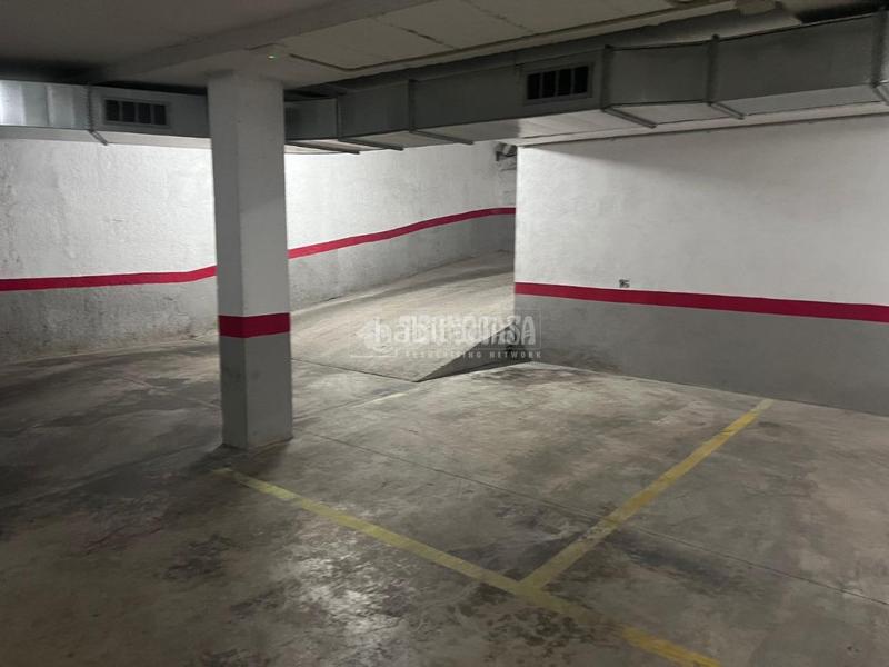 Foto 4eb2883e-ad1f-44a2-abfd-9ac45dff7cd1. Parking coche boxplaza de garaje en venta en Vila de Gràcia Barcelona