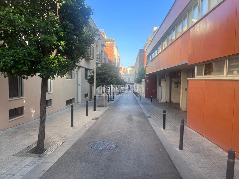 Foto f5bce4ec-bb7c-4bbc-82ea-53b665ec29c5. Parking coche boxplaza de garaje en venta en Vila de Gràcia Barcelona