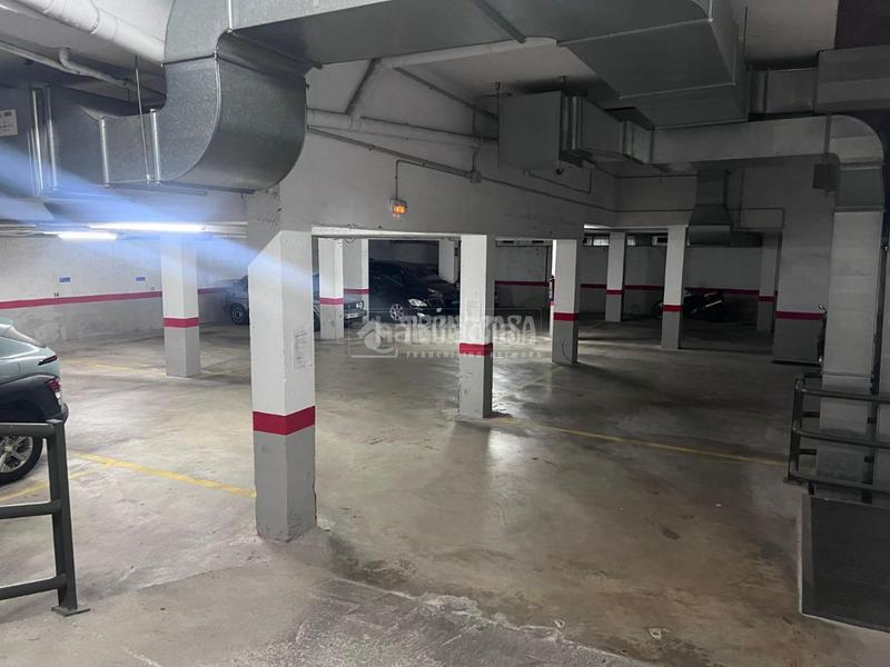 Foto f9b93ce4-f0bb-4be7-82e5-4badeca020e6. Parking coche boxplaza de garaje en venta en Vila de Gràcia Barcelona