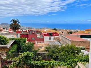 Casa  Calle flores. Casa en venta en la orotava