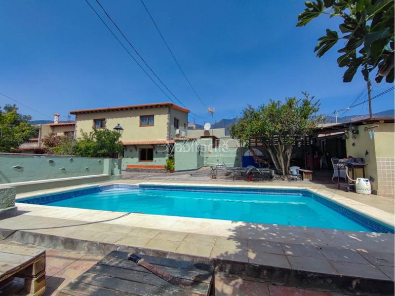 Foto 340b877e-cc13-4b00-ab2c-f7b48dc6b0e4. Masía se vende casa independiente con vivienda anexa en Arafo