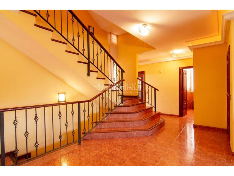 Foto 17cad8a8-9b09-401e-8280-8213e2aa4aed. Chalet gran casa en geneto con jardín y huerta en San Cristóbal de La Laguna