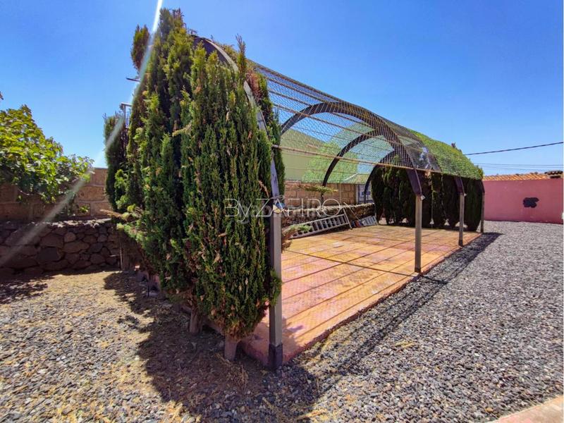 Foto 6ebd8a6a-1b32-42aa-8223-e17465ffd09c. Chalet gran casa en geneto con jardín y huerta en San Cristóbal de La Laguna