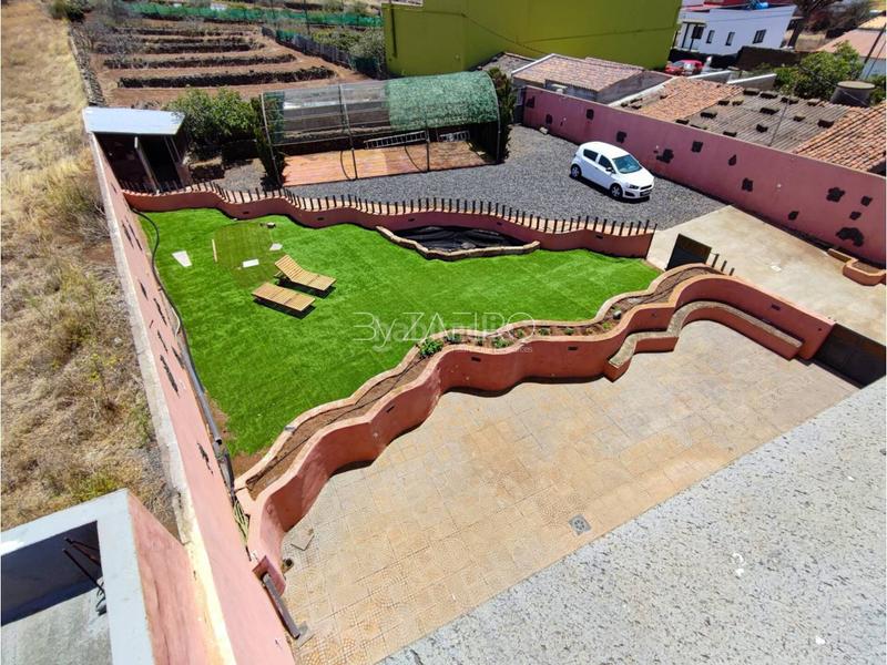 Foto fe4227c2-11e3-46ba-a83f-24a44157aca3. Chalet gran casa en geneto con jardín y huerta en San Cristóbal de La Laguna