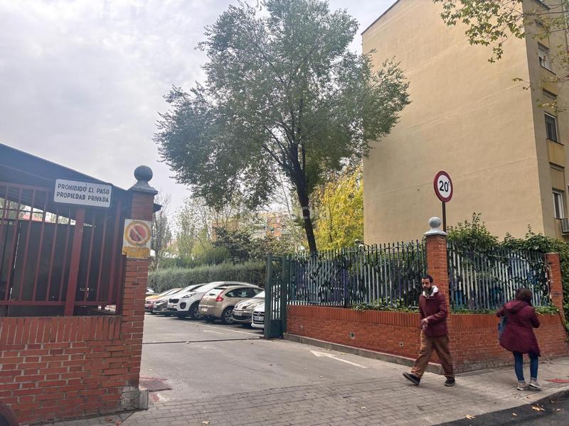 Foto 9bf2bd47-4779-4a2a-b9e5-502812432bdb. Location parking voiture dans Aluche Madrid
