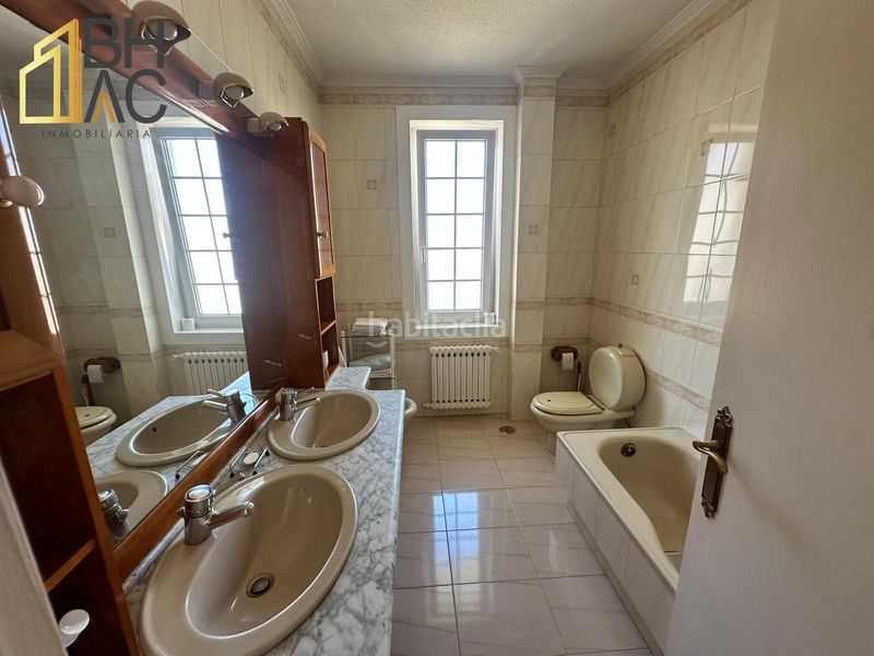 Foto 3b812654-7639-4e20-b8e0-f5f766fed414. Casa amb calefacció piscina a Perillo Oleiros