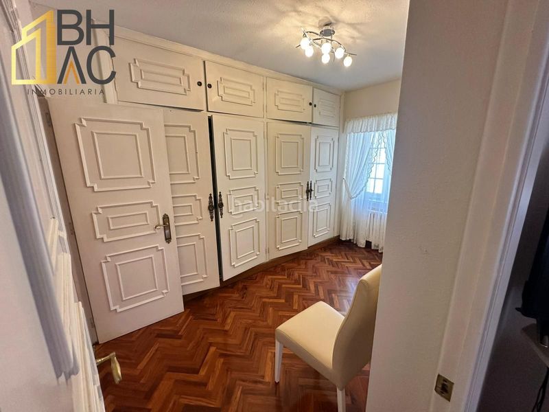 Foto b14d84b5-9e8b-4e52-b584-7242510f8cf4. Casa amb calefacció piscina a Perillo Oleiros