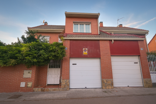 Casa en Sector 3. Chalet en venta en getafe