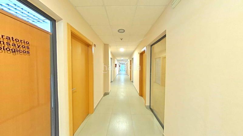 Foto 7d39bc72-a63b-4c81-8fd2-61a88bafb1b8. Bureau dans Salteras