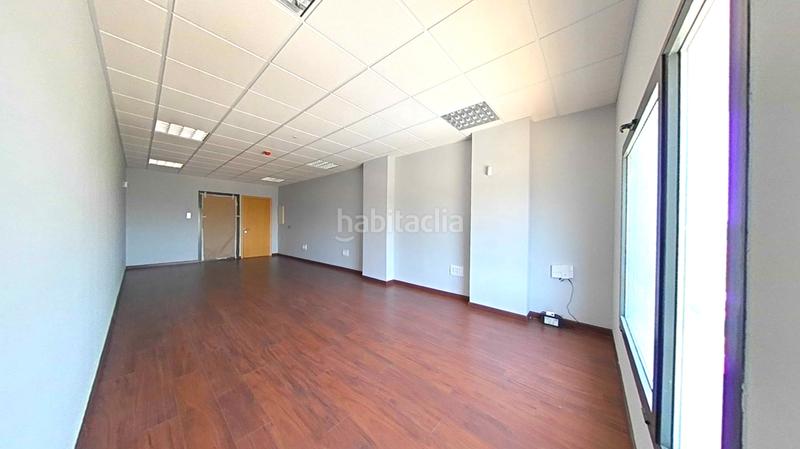 Foto cc8b9a11-8dfb-4f23-9353-a8ac60359e31. Bureau dans Salteras