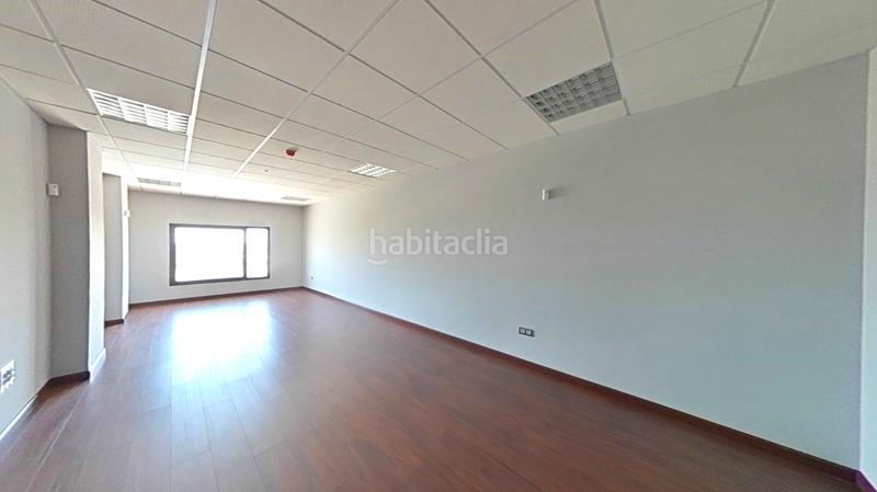 Foto 77d8664c-c85b-4ed1-a4c0-fc64993e8bdb. Ufficio in Salteras