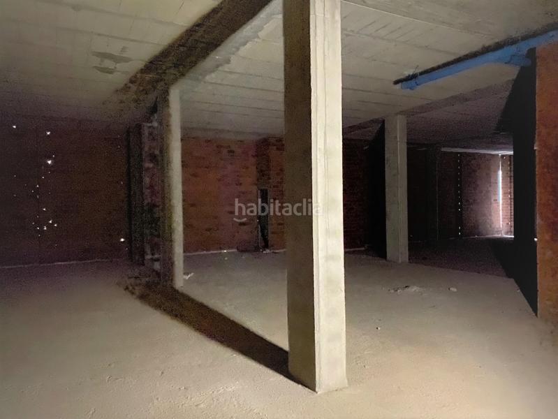 Foto ff47f033-c535-41f5-a76b-7627405a6d53. Local comercial en Bertamirans Ames