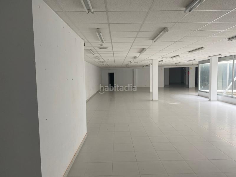 Foto 21ef1743-62bd-4e2c-b81e-a7210c715204. Locale commerciale in Burela