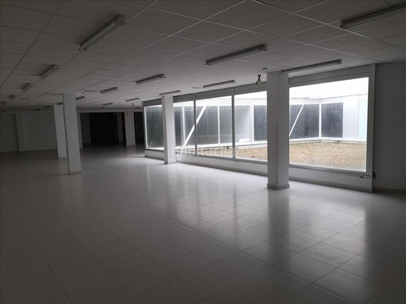 Foto 577f601c-6583-4af5-80d1-bd7ff1fb50eb. Locale commerciale in Burela